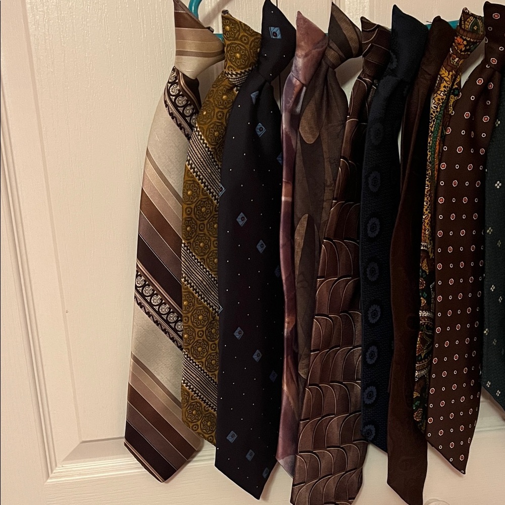 Elegant Men's Vintage Clip On Tie Collection - Picture 2 of 16